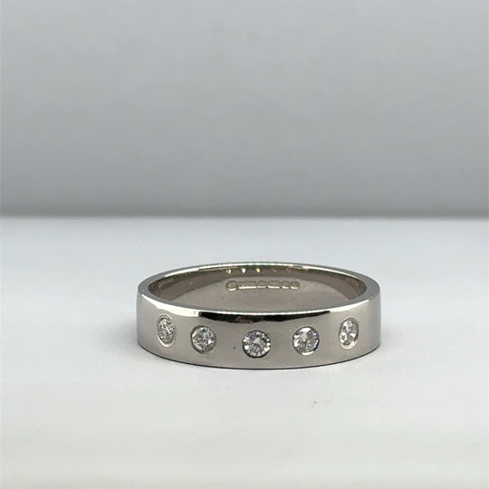 18ct White Gold Five Stone Diamond Band Ring (c. 0.20ct) - Size Q