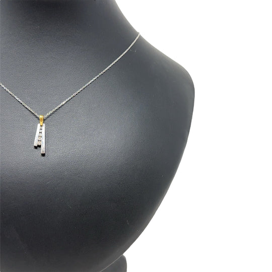 18ct Bi-Colour Diamond Pendant and Fine Chain (c. 0.15 - 0.20ct) (20")