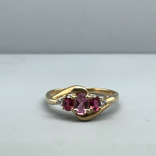 9ct Yellow Gold Diamond and Purple Tourmaline Ring - Size P