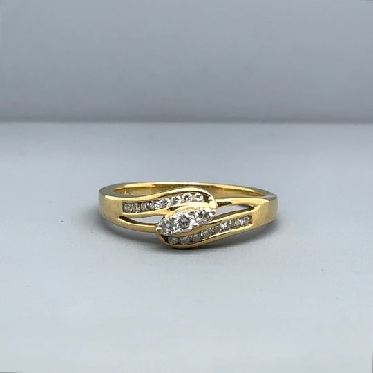 18ct Yellow Gold Diamond Crossover Ring (c. 0.25ct) - Size P