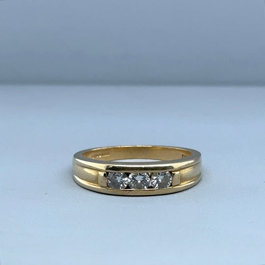 18ct Yellow Gold Three Stone Diamond Ring (c. 0.25 - 0.30ct) - Size M