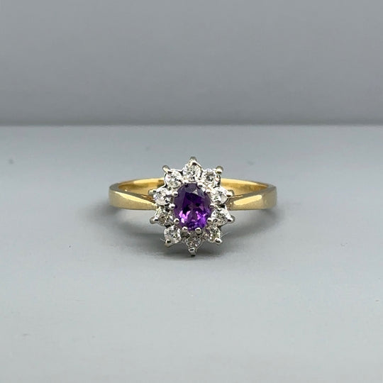 18ct Yellow Gold Diamond and Amethyst Ring (c. 0.20ct) - Size M