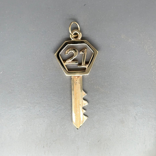 9ct Yellow Gold 21 Key Pendant