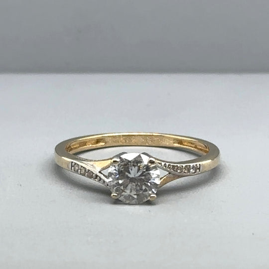 9ct Yellow Gold Cubic Zirconia Ring - Size O