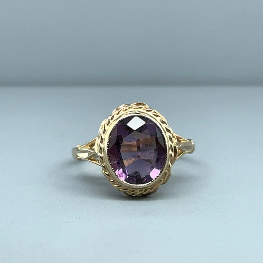 9ct Yellow Gold Amethyst Ring - Size N