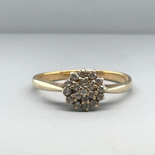 9ct Yellow Gold Cubic Zirconia Cluster Ring - Size Z