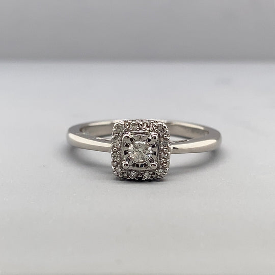9ct White Gold Diamond Cluster Ring - Size M 1/2