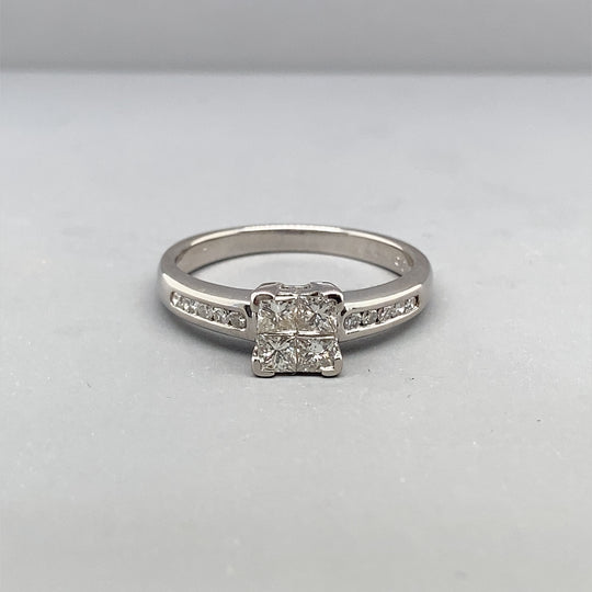 18ct White Gold Diamond Ring and Diamond Shoulders (c. 0.50ct) - Size M 1/2